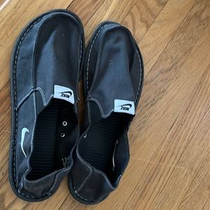 Nike slip on